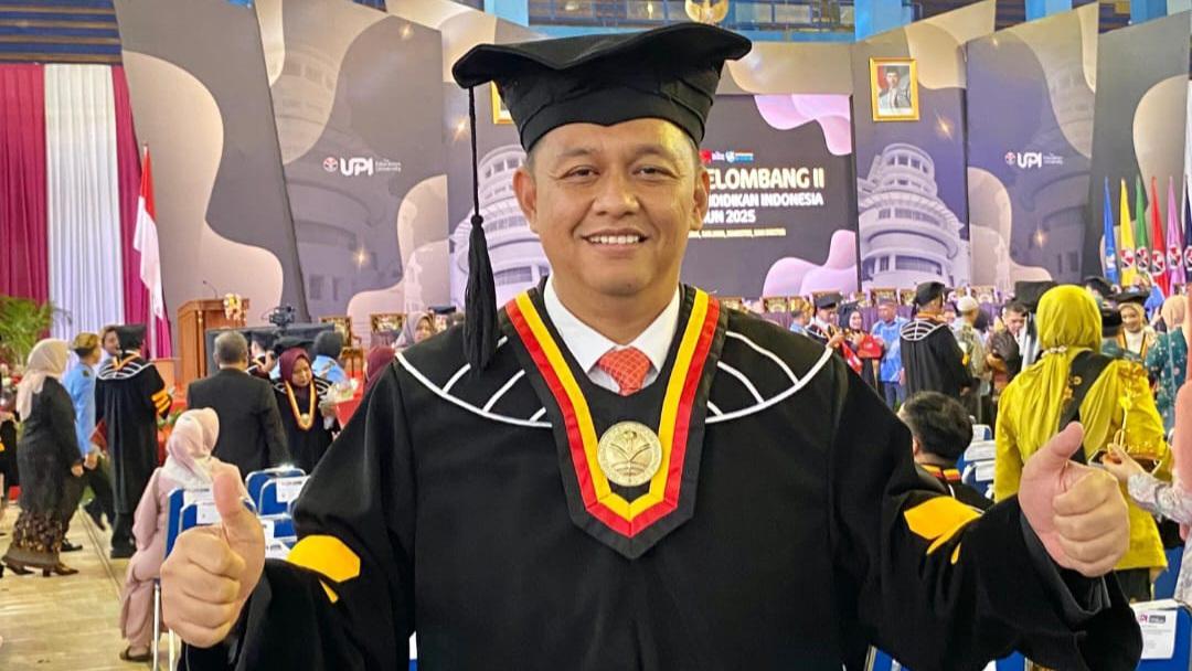 Dari Anak Seorang PNS Golongan Dua, Deddy Mulyana Kini Raih Gelar Doktor dan Jadi Kadis Termuda di Kota Tasikmalaya