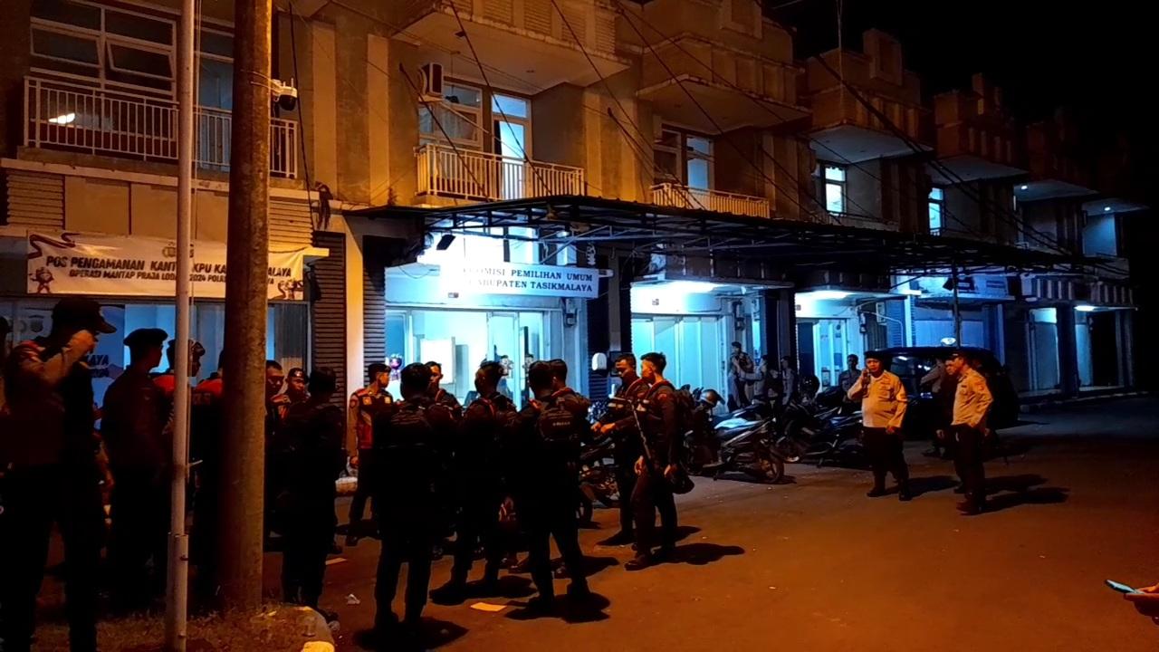 Kantor KPU Kabupaten Tasikmalaya Dijaga Ketat Pasca Pleno Kecamatan