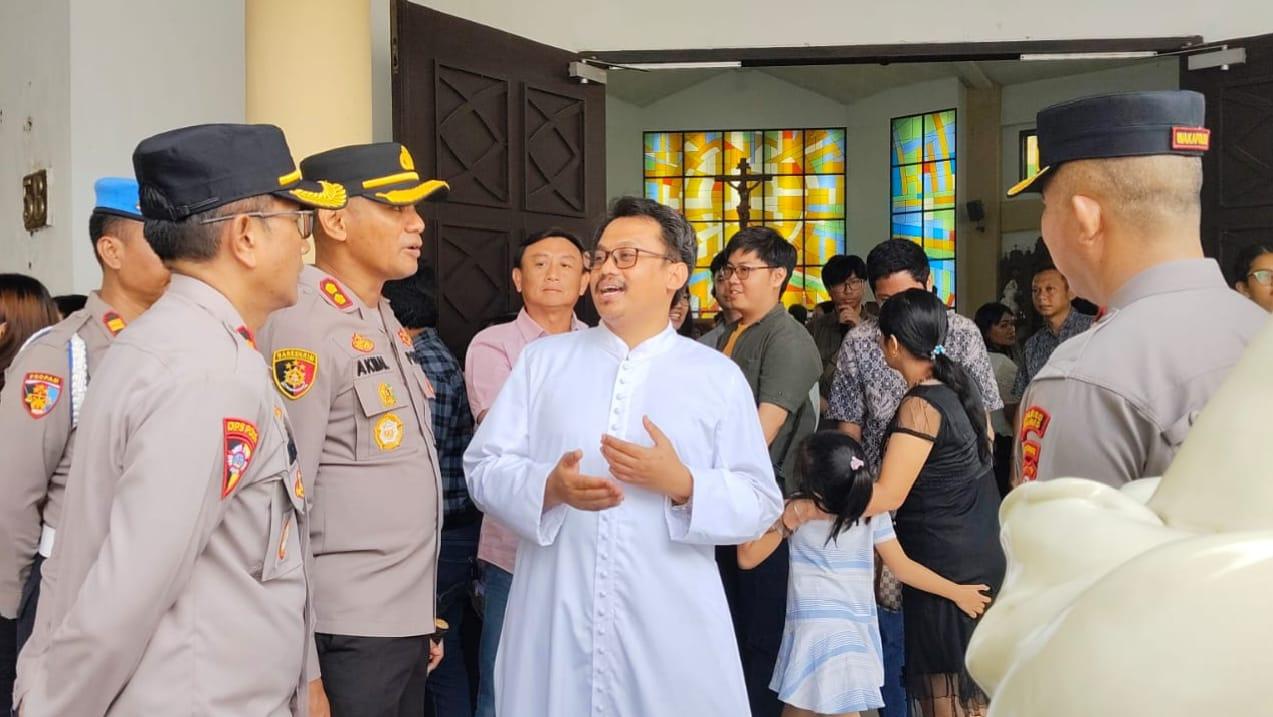 Kapolres Ciamis Tinjau Dua Gereja saat Kenaikan Isa Almasih, Pastikan Ibadah Aman dan Khidmat