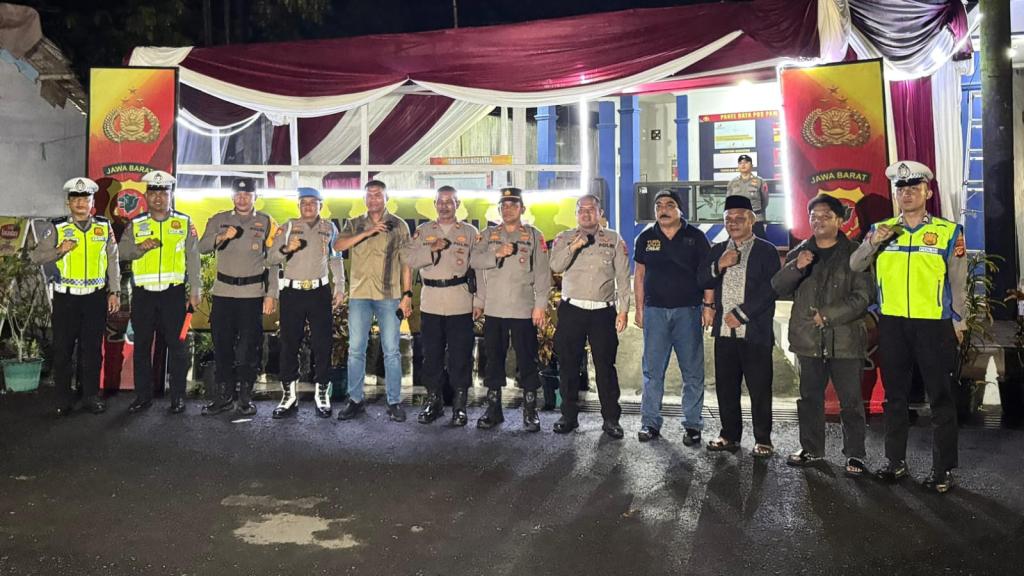 Kapolres Ciamis Tinjau Pospam Karangkamulyan untuk Pastikan Pengamanan Natal dan Tahun Baru 2025