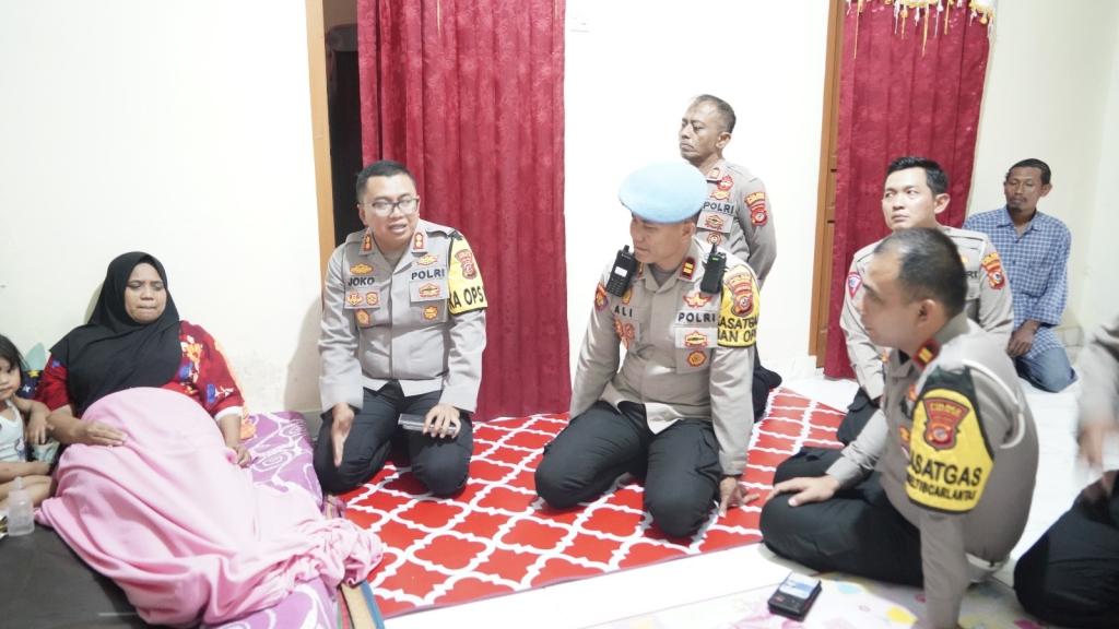 Kapolres Tasikmalaya Kota Berikan Bantuan kepada Korban Insiden Pengejaran Pelaku Ganjal ATM