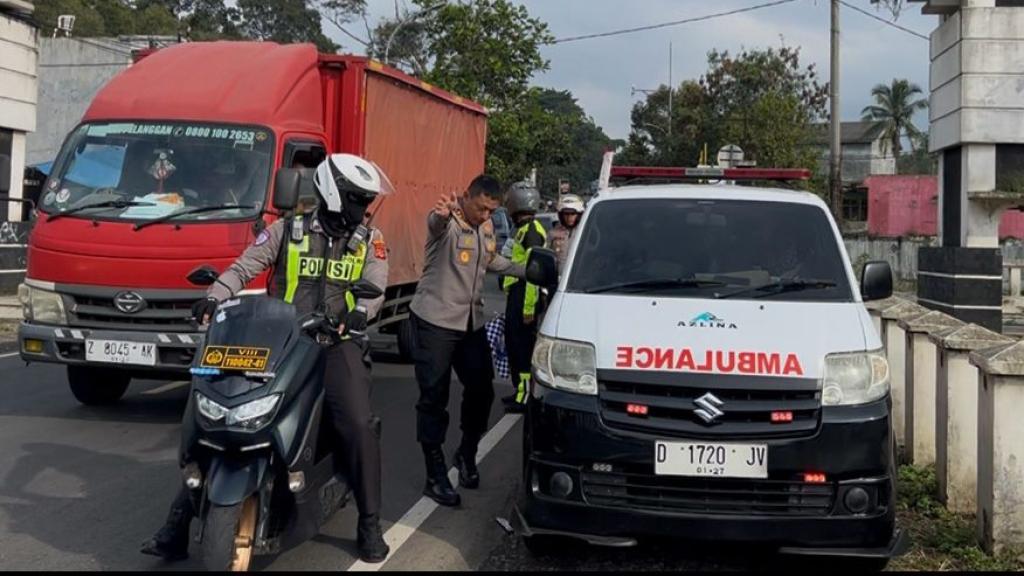 Kapolres Tasikmalaya Kota Instruksikan Personel Prioritaskan Kawal Ambulans di Tengah Kepadatan Arus Balik