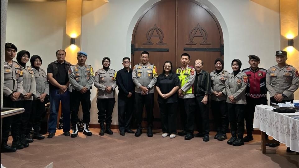Kapolres Tasikmalaya Kota Tinjau Langsung Pengamanan Ibadah Jumat Agung di GKI Veteran
