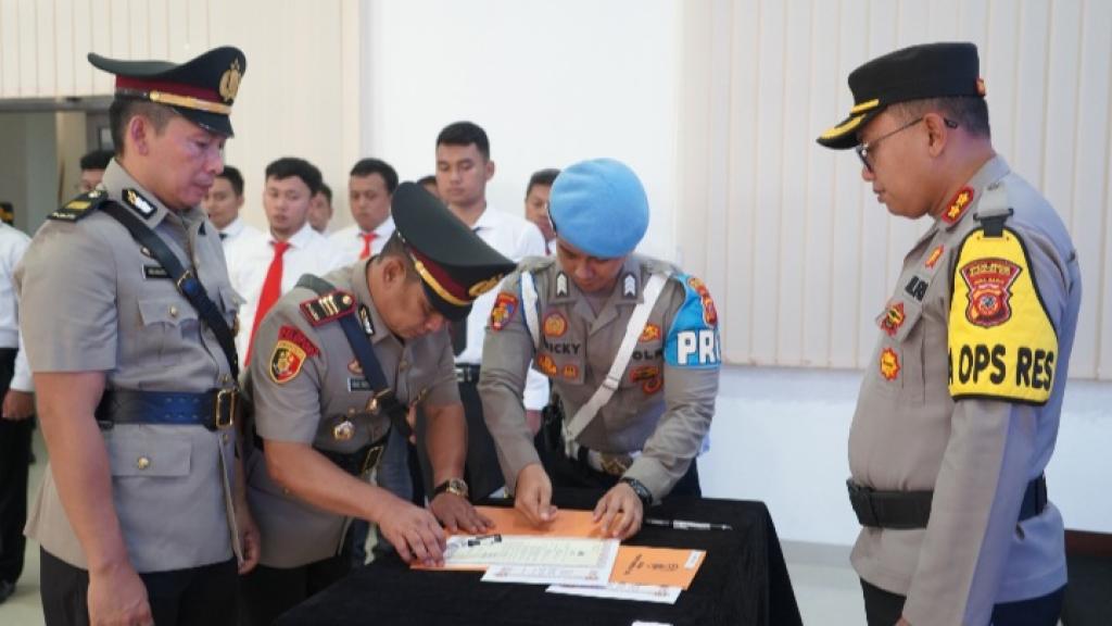 Kasat Narkoba dan Kasat Tahti Polres Tasikmalaya Kota Dimutasi