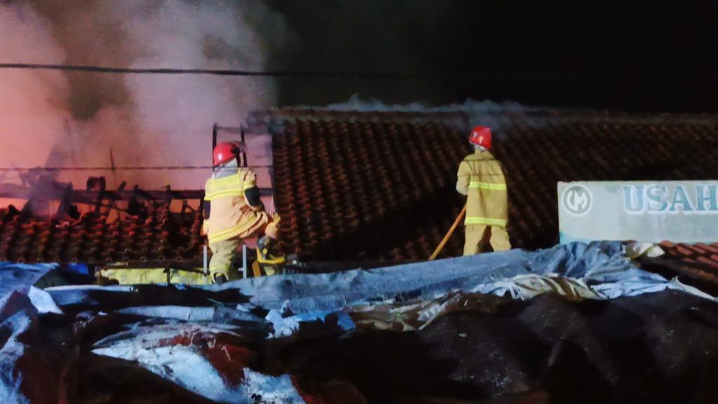 Kebakaran di Pasar Manis Ciamis Diduga Akibat Korsleting Listrik, Api Berhasil Dipadamkan dalam 3 Jam