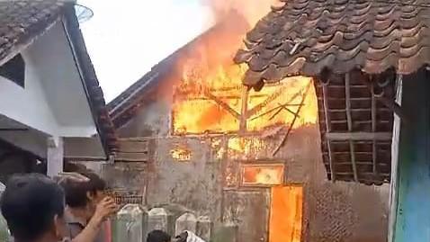 Kebakaran Hari Ini di Tasikmalaya, Satu Rumah Hangus Terbakar