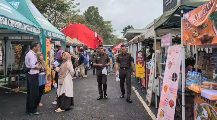 Kejari Banjar Gelar Pasar Murah, Warga Antusias Serbu Beras hingga Sayuran Segar