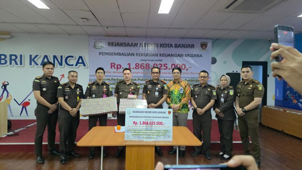 Kejari Banjar Setorkan Rp1,8 Miliar Hasil Korupsi ke Kas Negara pada Momentum HAKORDIA 2025