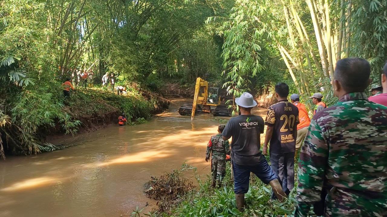 Kodim 0612/Tasikmalaya Normalisasi Sungai Citanduy dalam Peringatan Hari Juang TNI AD ke-79