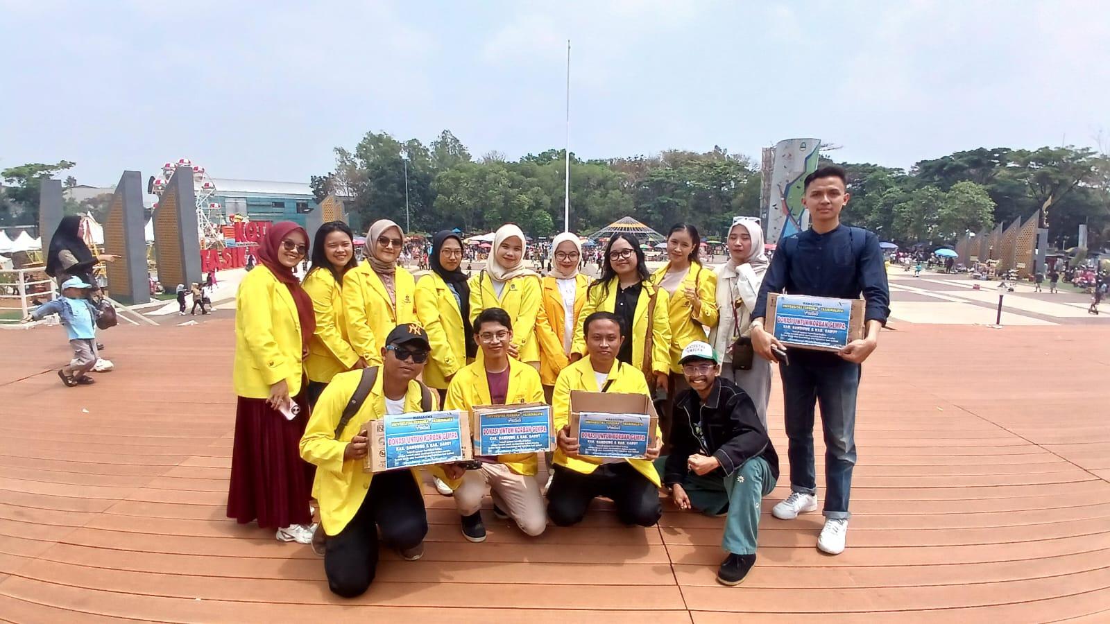 Komunitas Adiguna Catura Mahasiswa UT Tasikmalaya Galang Donasi untuk Korban Gempa Bandung dan Garut