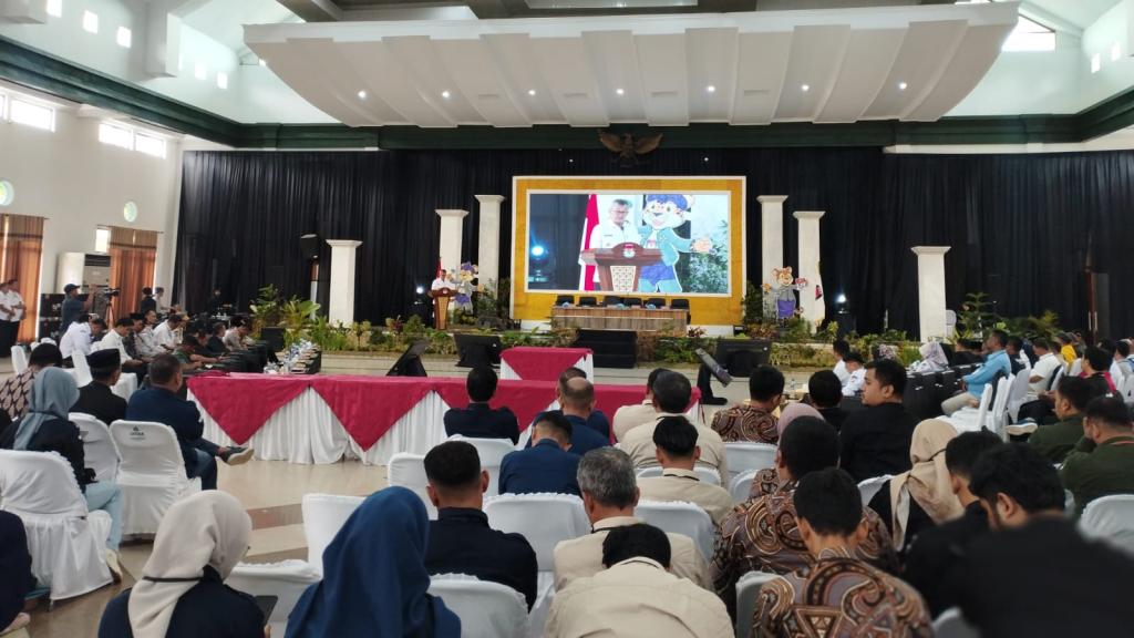 KPU Ciamis Gelar Rapat Pleno Rekapitulasi Suara Pilkada 2024: Proses Lancar dan Transparan