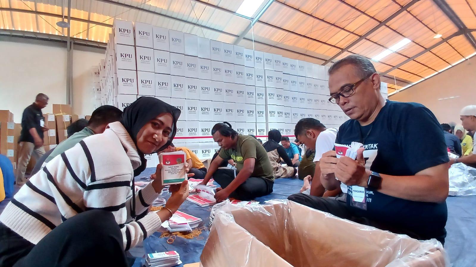 KPU Kota Tasikmalaya Mulai Sortir dan Lipat Surat Suara, Asep: Target Selesai dalam 5 Hari