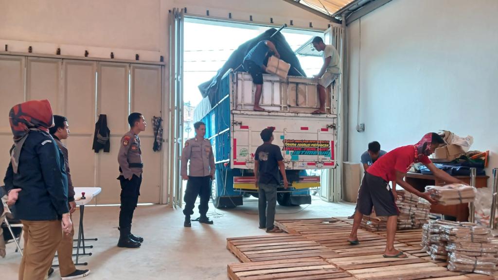 KPU Kota Tasikmalaya Terima Logistik untuk Pilkada Serentak 2024