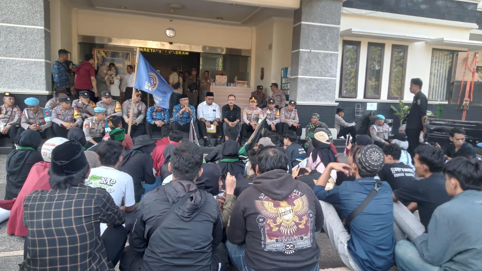 Mahasiswa di Kota Banjar Gelar Aksi Demo 100 Hari Pemerintahan Sudarsono-Supriana