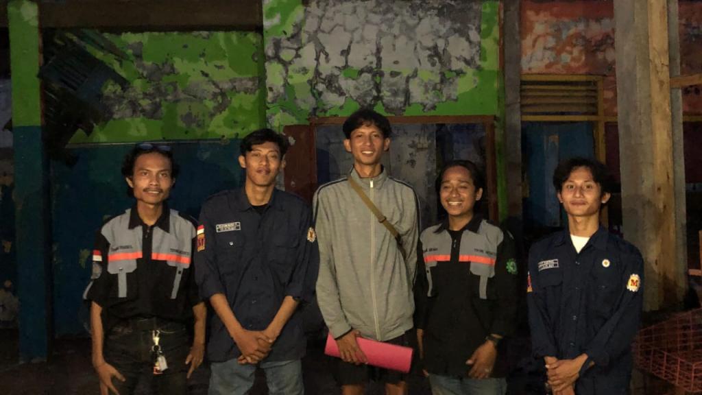 Mahasiswa UMTAS Antarkan Donasi untuk Korban Banjir Sukabumi dengan Perjuangan Ekstra