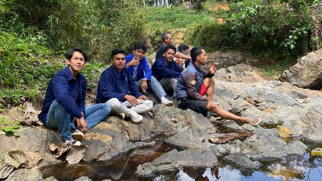 Mahasiswa Universitas Cipasung Tasikmalaya Gelar KKN-T di Desa Sirnagalih untuk Pengembangan Wisata Sungai Ciwangsa