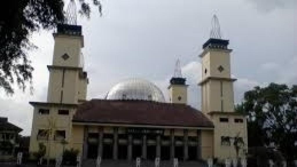 Jadwal Sholat Kabupaten Garut Hari Ini, Selasa 15 Juli 2025