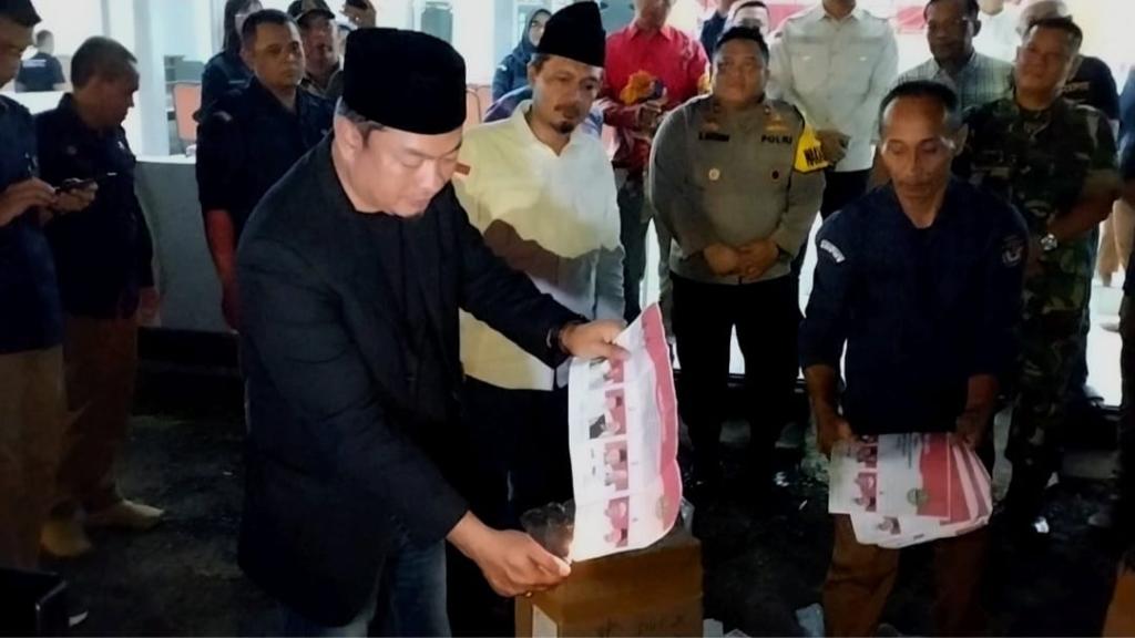 Menjelang Pencoblosan, KPU Ciamis Musnahkan 1.776 Surat Suara Rusak dan Berlebih
