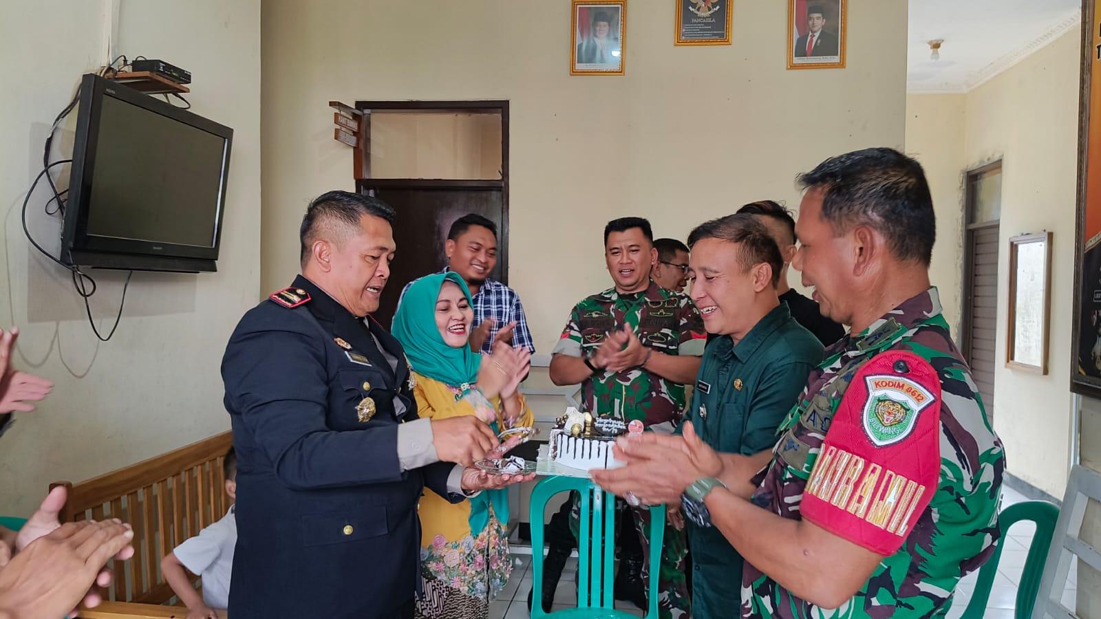 Momen Spesial di HUT ke-79 Bhayangkara Polsek Tawang Dapat Kejutan dari Forkopimcam