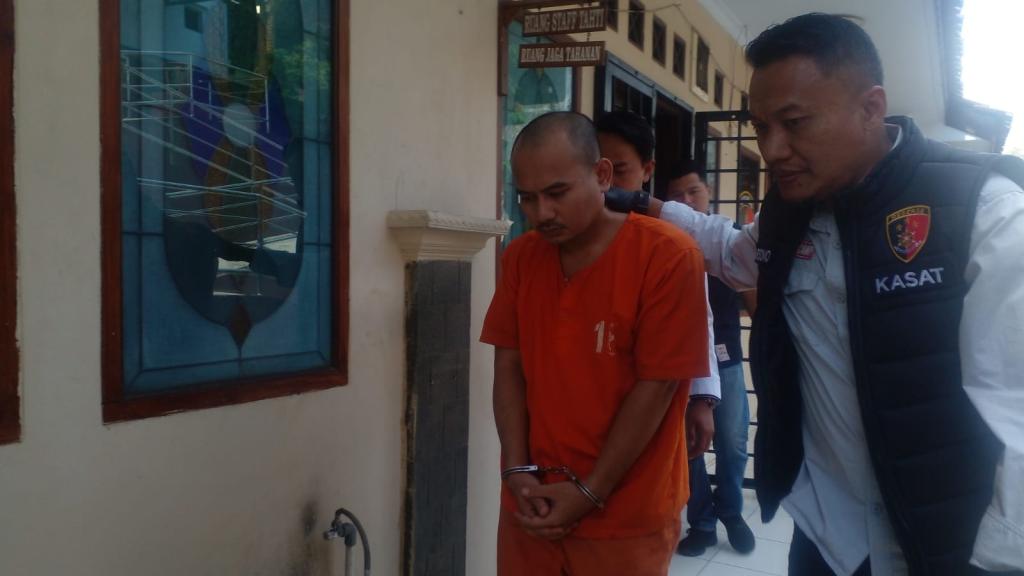 Motif Cemburu dan Utang, Eli Kasim Bunuh Kekasihnya dengan Sadis di Kosan Ciamis