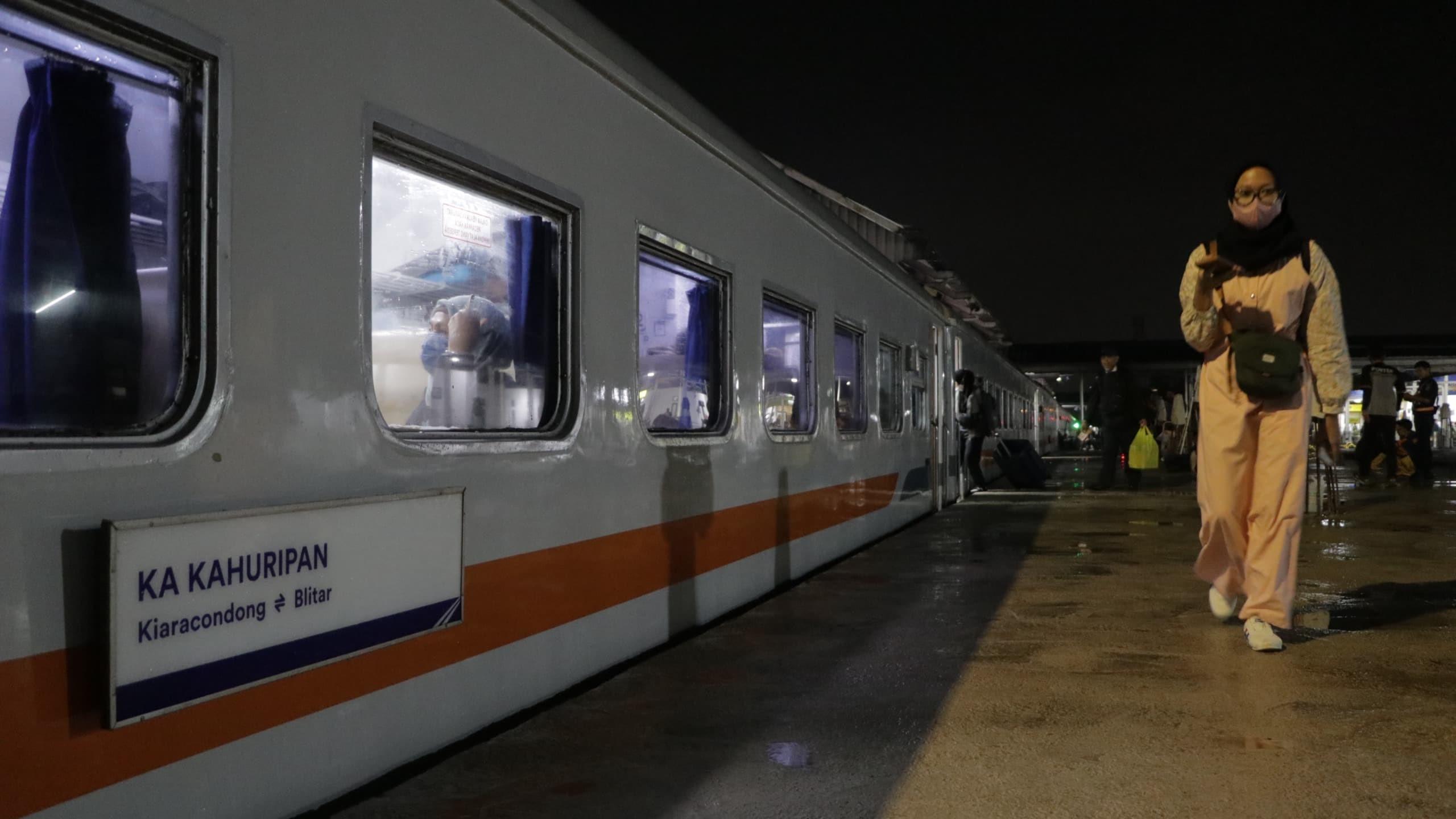 Mudik Lebaran 2025, PT KAI Daop 2 Bandung Hadirkan Tiket KA Ekonomi Terjangkau untuk Perjalanan Jarak Jauh