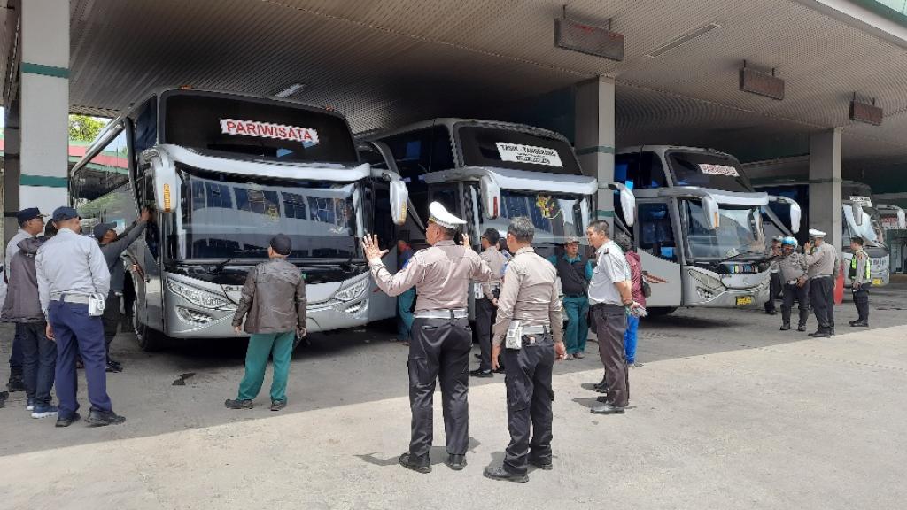 Operasi Keselamatan Lodaya 2025, Satlantas Polres Tasikmalaya Kota Ramp Check Armada Bus