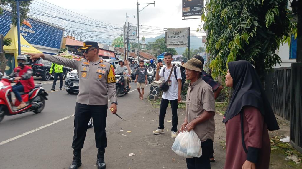 Pasutri Telantar Dua Jam Tanpa Angkutan, Polres Tasikmalaya Kota Antar Pulang dengan Mobil Provos