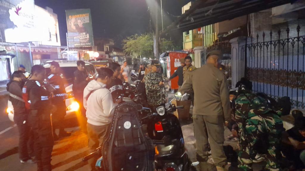 Patroli Gabungan di Tasikmalaya Amankan 7 Remaja Bawa Miras, Obat-obatan, dan Plastik Klip Diduga Bekas Sabu