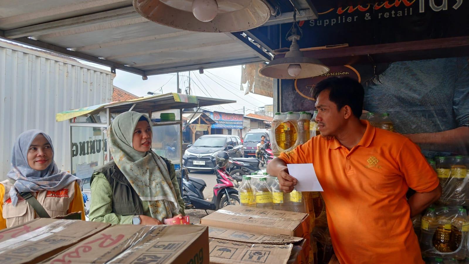 Pedagang Pasar Cikurubuk Belum Mengetahui Pelaksanaan Pilkada dan Calon Wali Kota Tasikmalaya