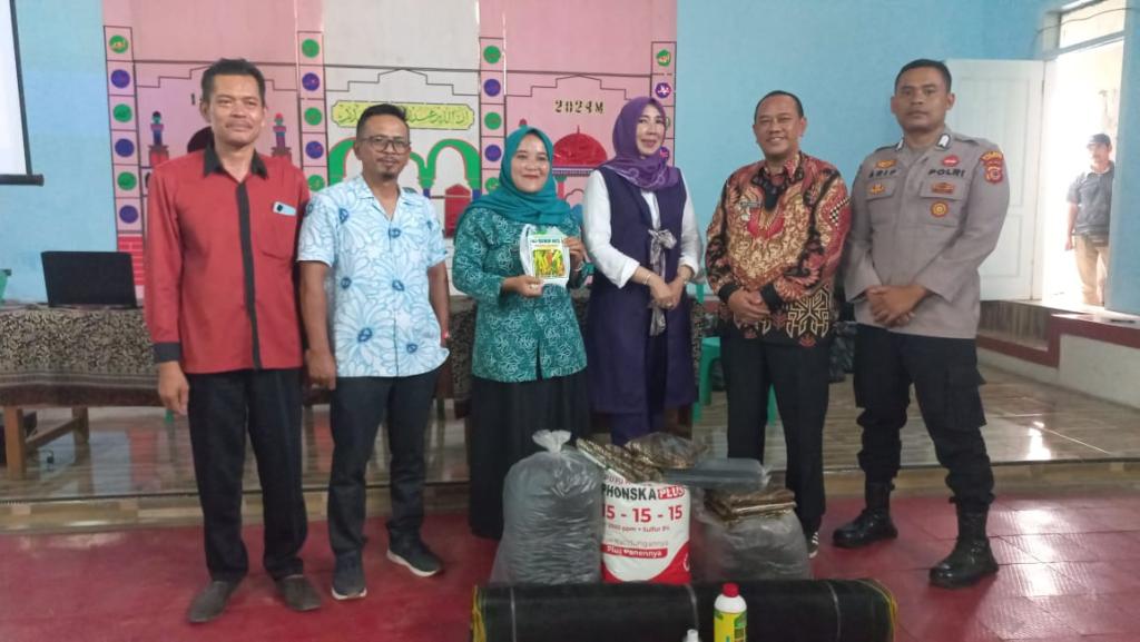 Pemdes Cikeusal Manfaatkan Lahan Pekarangan untuk Perkuat Ketahanan Pangan