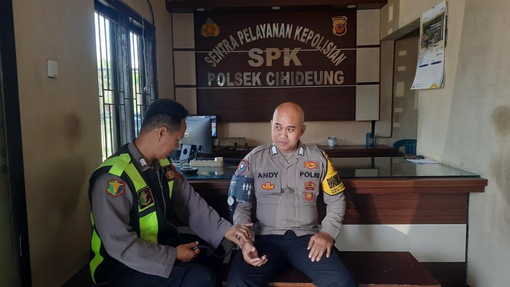 Sidokkes Polres Tasikmalaya Kota Lakukan Pemeriksaan Kesehatan Anggota di Polsek Cihideung