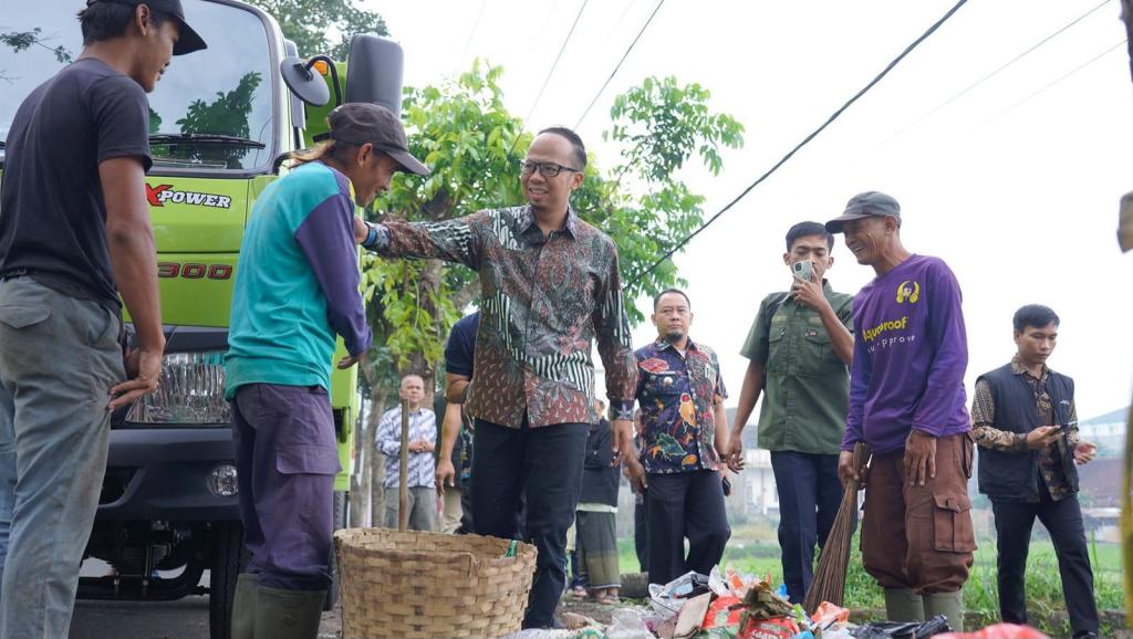 Pemkot Tasikmalaya Operasikan 3 Dumptruck Sampah Baru, Optimis Penanganan Lebih Efektif