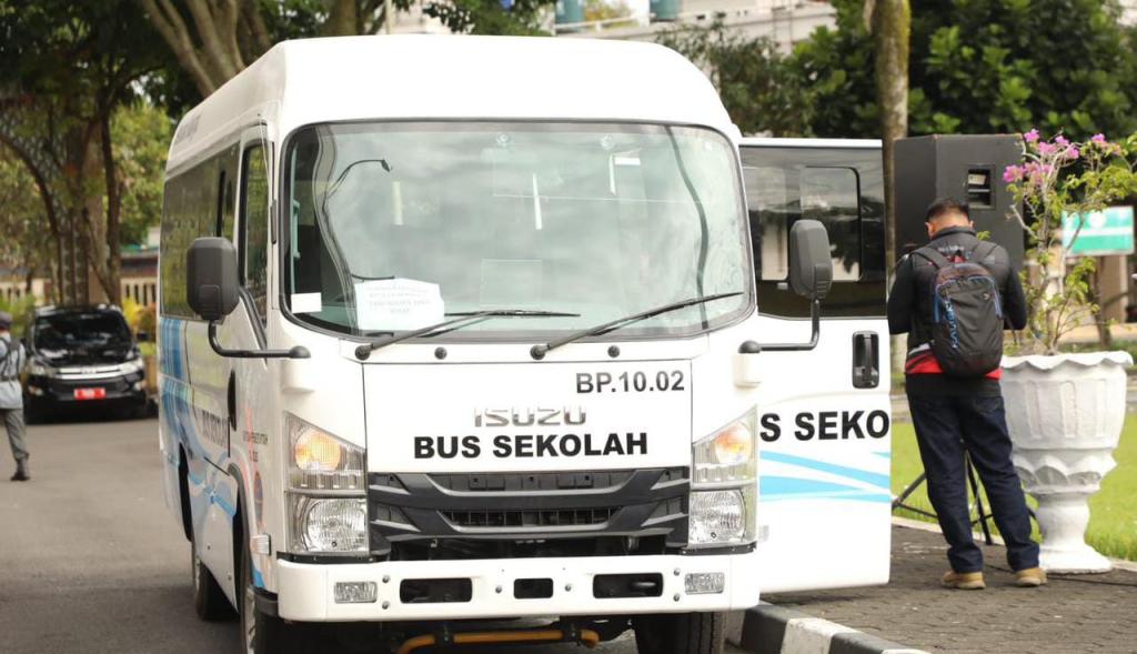 Pemkot Tasikmalaya Terima Bantuan Satu Unit Bus Sekolah, Viman: Permudah Akses Pelajar ke Sekolah