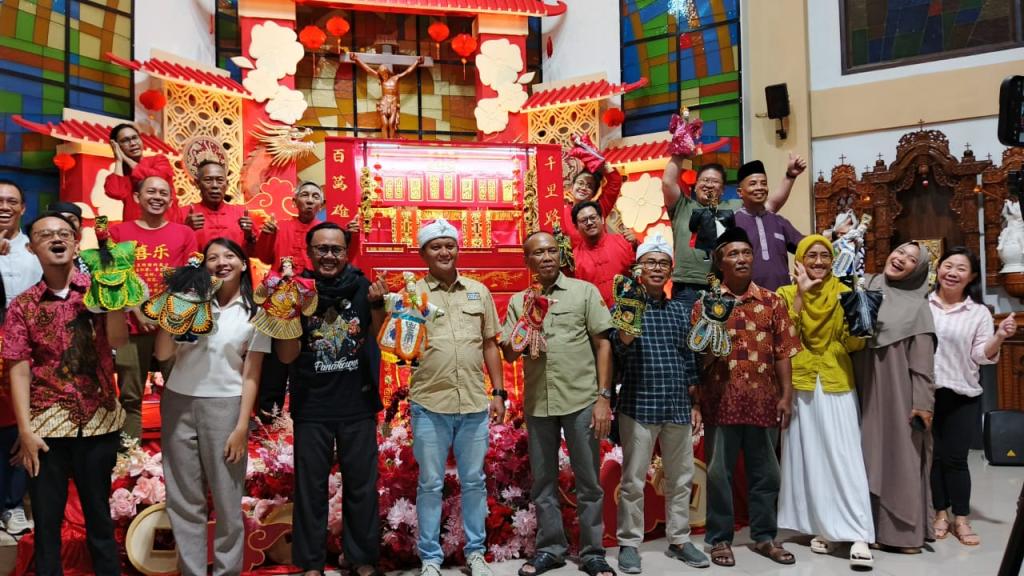 Perdana di Ciamis! Wayang Potehi dan Wayang Golek Berkolaborasi dalam Pagelaran Seni Budaya Tionghoa Nusantara