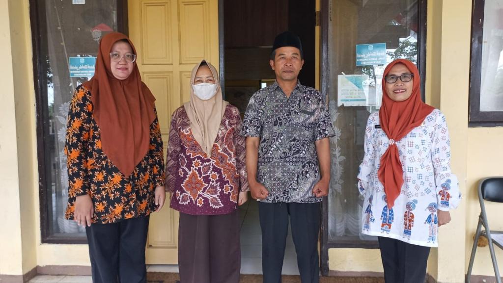 Peringati Hari Batik Nasional, Forkopimcam Tanjungjaya Kenakan Batik dengan Kompak