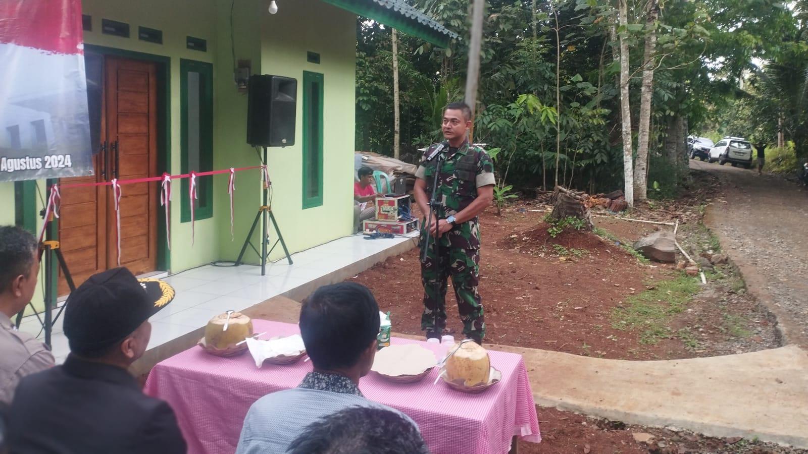 Peringati HUT ke-62, Kodim 0613 Ciamis Serahkan Kunci Rumah Hasil Program Rutilahu kepada Purnawirawan TNI AD