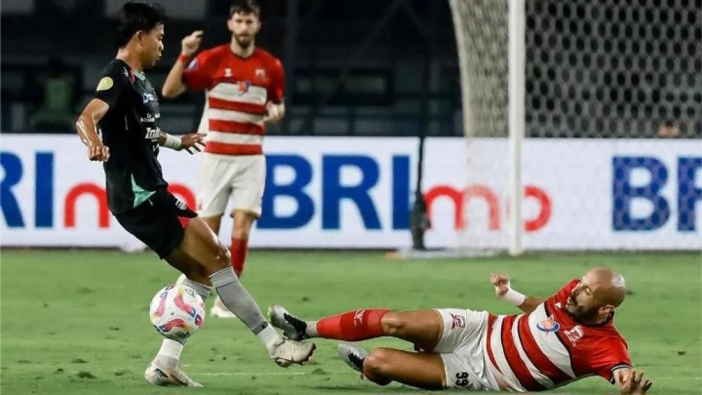 Persib Gagal Raih Kemenangan di Kandang, Ditahan Imbang Madura United