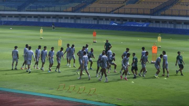 Persib Pilih Latihan di Bandung, Siap Hadapi Persija dengan Kekuatan Penuh
