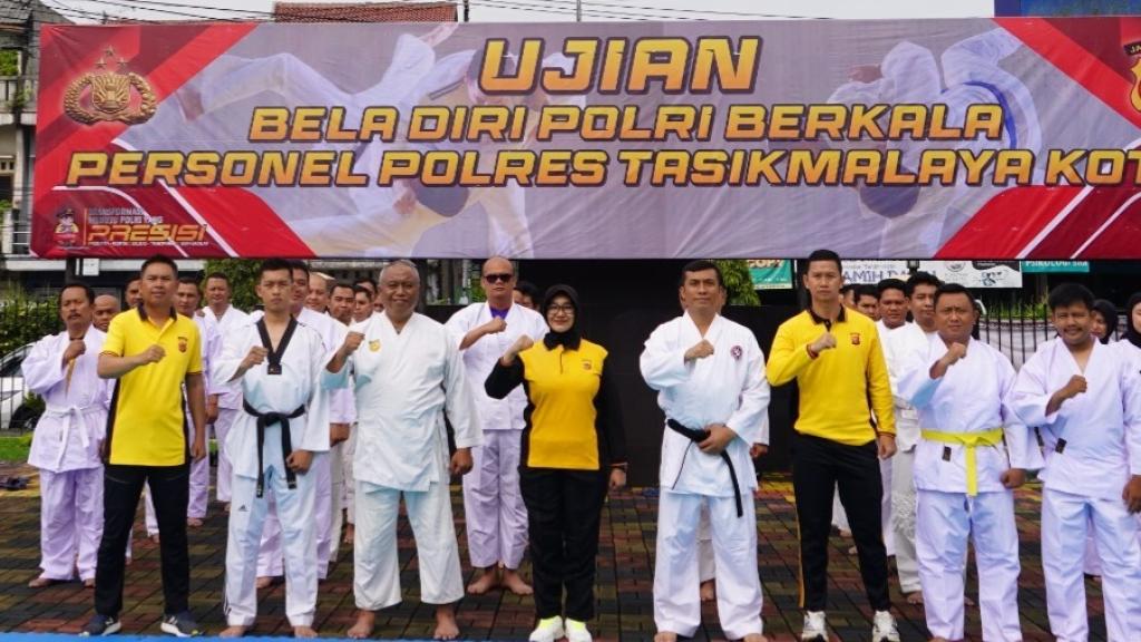 Personel Polres Tasikmalaya Kota Ikuti Ujian Bela Diri sebagai Syarat Kenaikan Pangkat