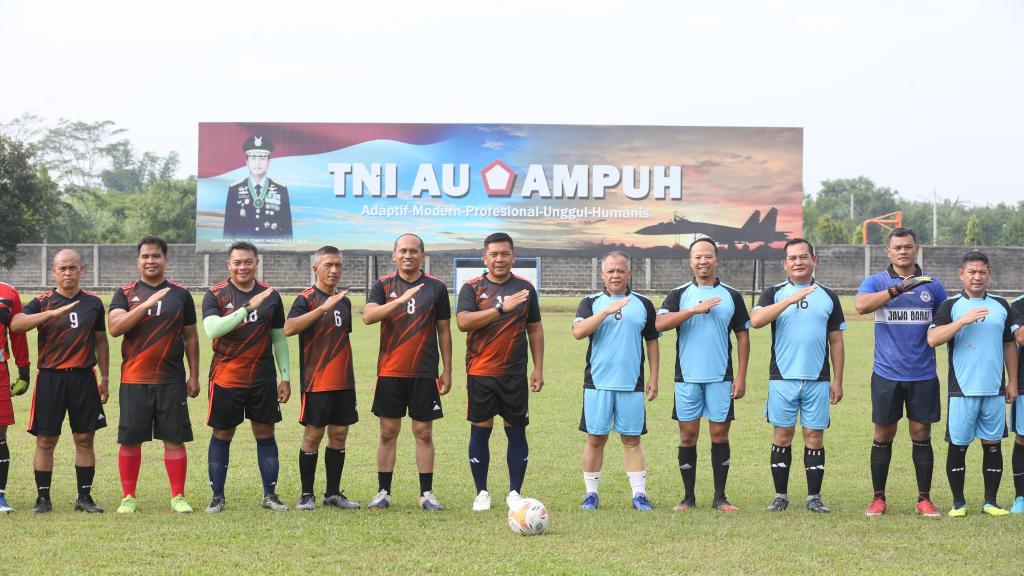 Pertandingan Persahabatan Tim Pemkot Tasikmalaya vs Gabungan Wingdikal dan Lanud Wiriadinata, Asep Sukmana Cetak Gol Kemenangan