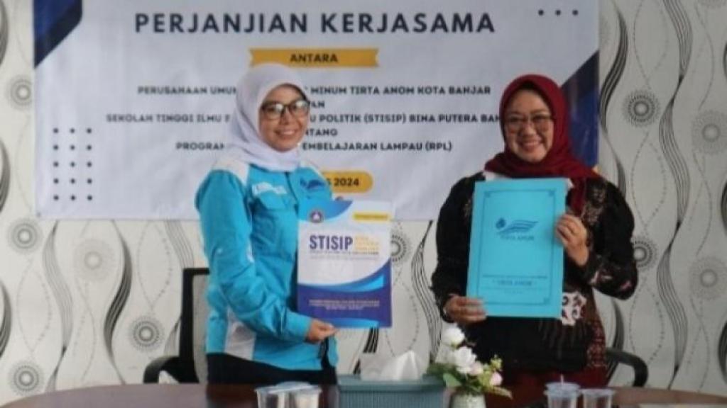 Perumdam Tirta Anom Banjar Berikan Beasiswa untuk Peningkatan SDM Pegawai