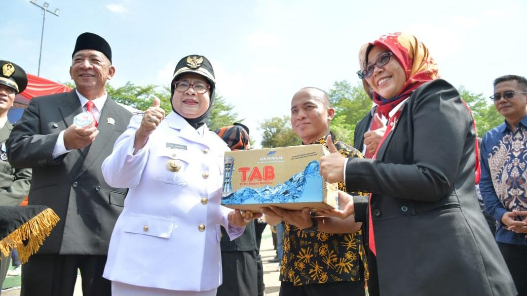 Perumdam Tirta Anom Berinovasi Kembangkan Usaha Air Minum Kemasan