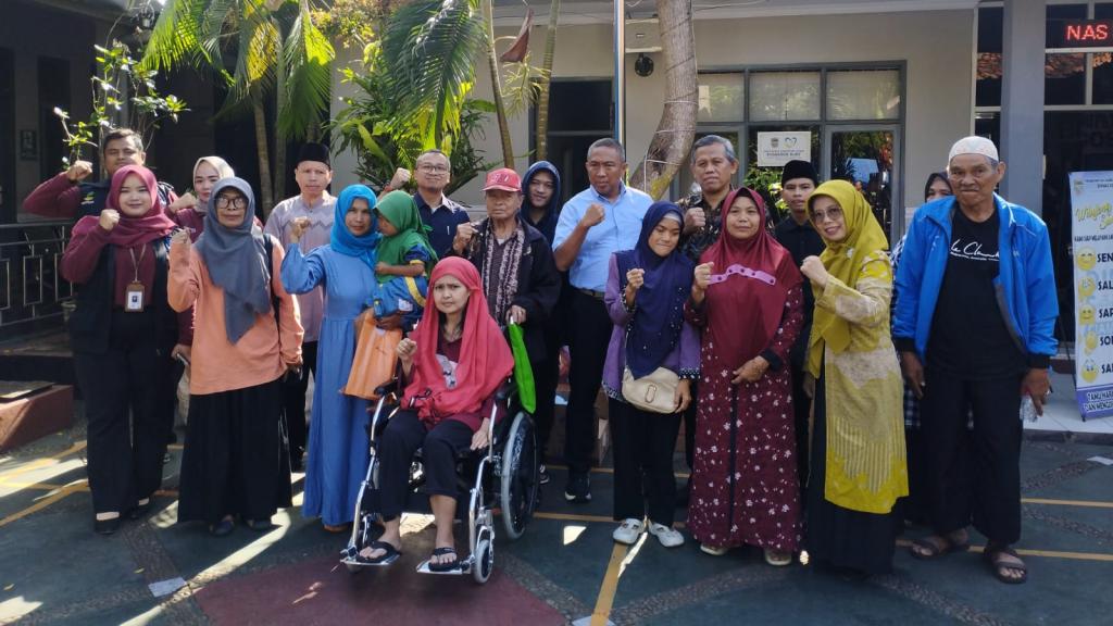 Peyandang Disabilitas di Ciamis Terima Bantuan dari Kemensos
