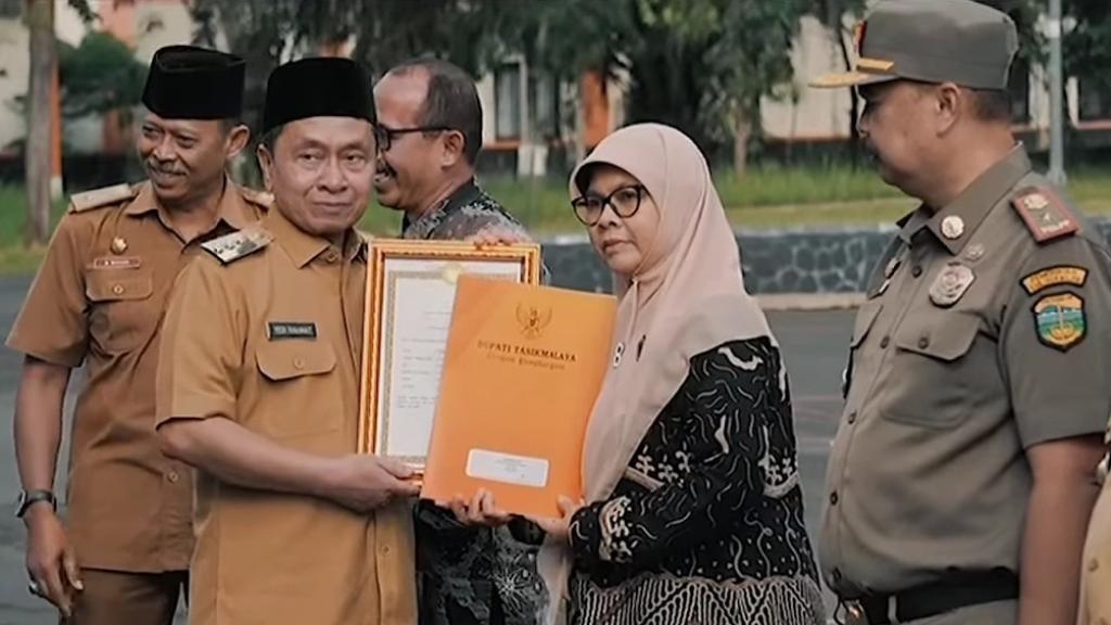 Pjs Bupati Tasikmalaya Lepas 54 PNS Purna Tugas dan Kenaikan Pangkat 262 PNS