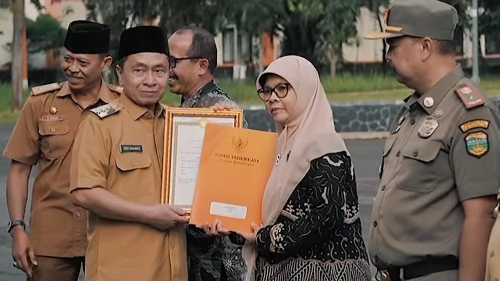 Pjs Bupati Tasikmalaya Lepas 54 PNS Purna Tugas dan Kenaikan Pangkat 262 PNS