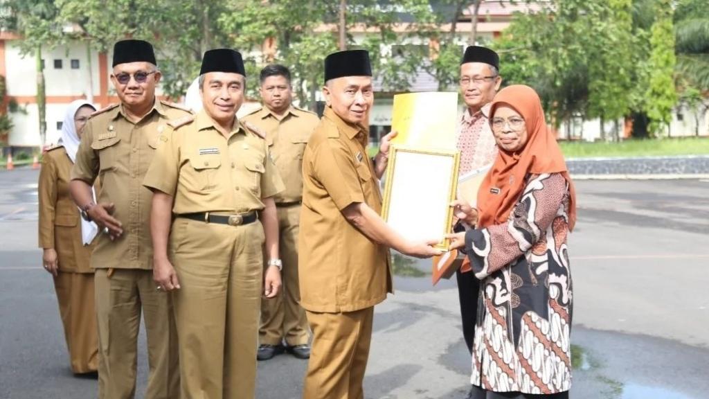 Pjs Bupati Tasikmalaya Pimpin Apel dan Lepas Purna Tugas ASN Kabupaten Tasikmalaya