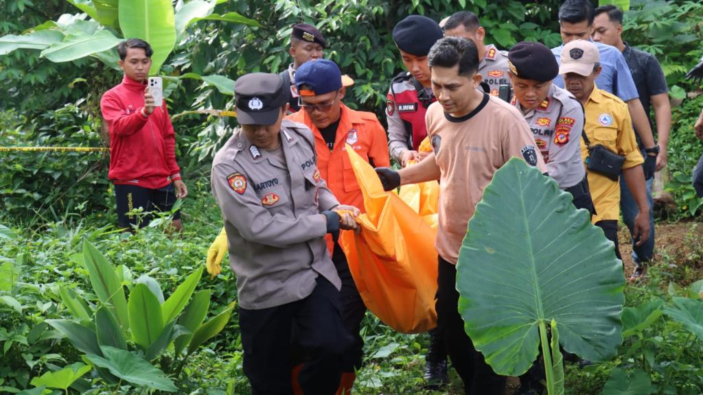 Polisi Buru Cucu yang Diduga Bunuh Nenek dan Buang Jasad ke Jurang di Ciamis