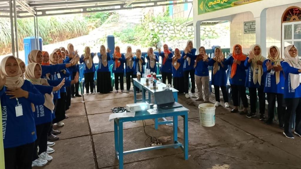 Polisi dan Masyarakat Cisaga Ciamis Kolaborasi Produksi Pupuk Organik untuk Pertanian Berkelanjutan