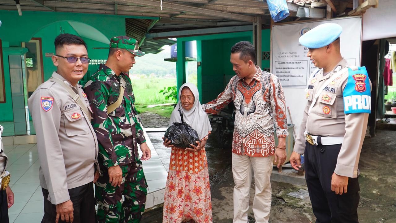 Polres Banjar Gelar Bakti Sosial untuk Pererat Sinergi dengan Warga