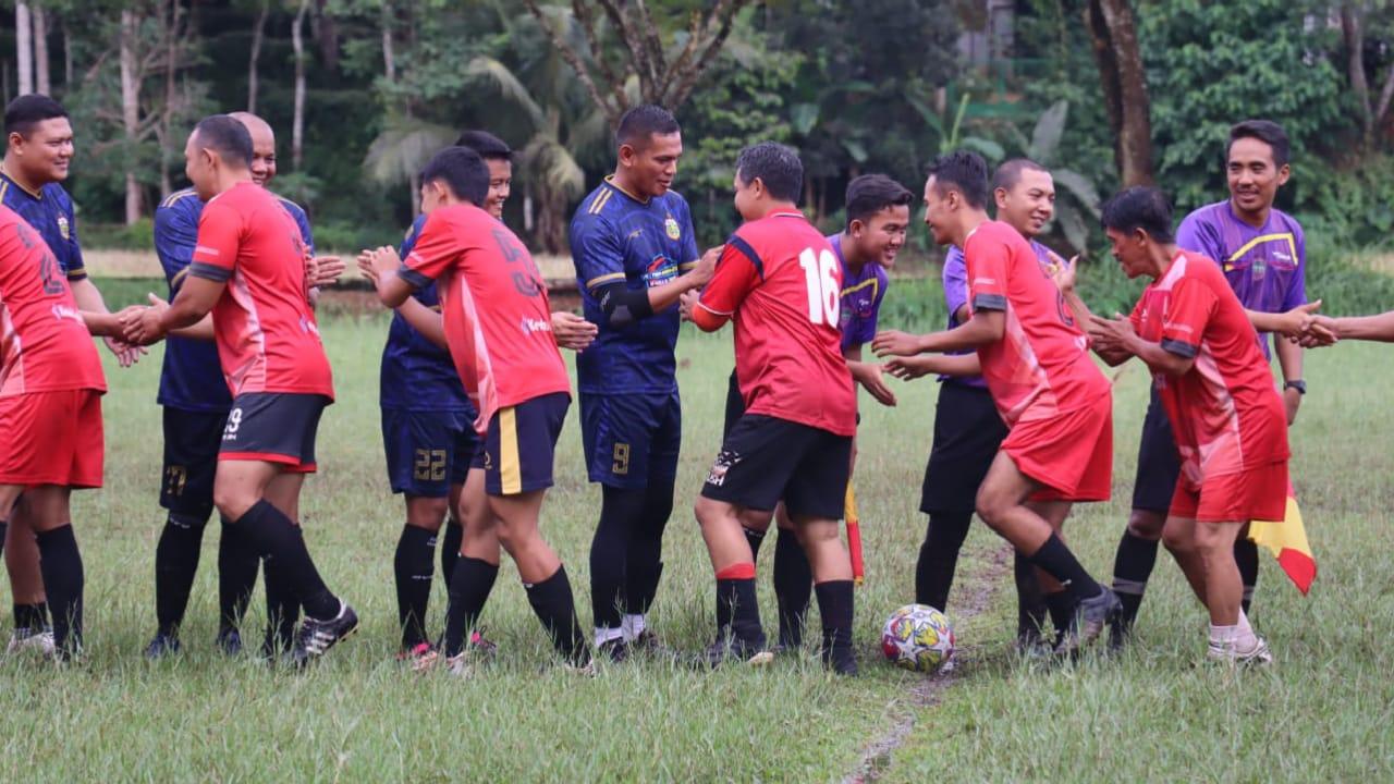 Polres Ciamis Gelar Sepak Bola Persahabatan untuk Perkuat Sinergi dengan Masyarakat